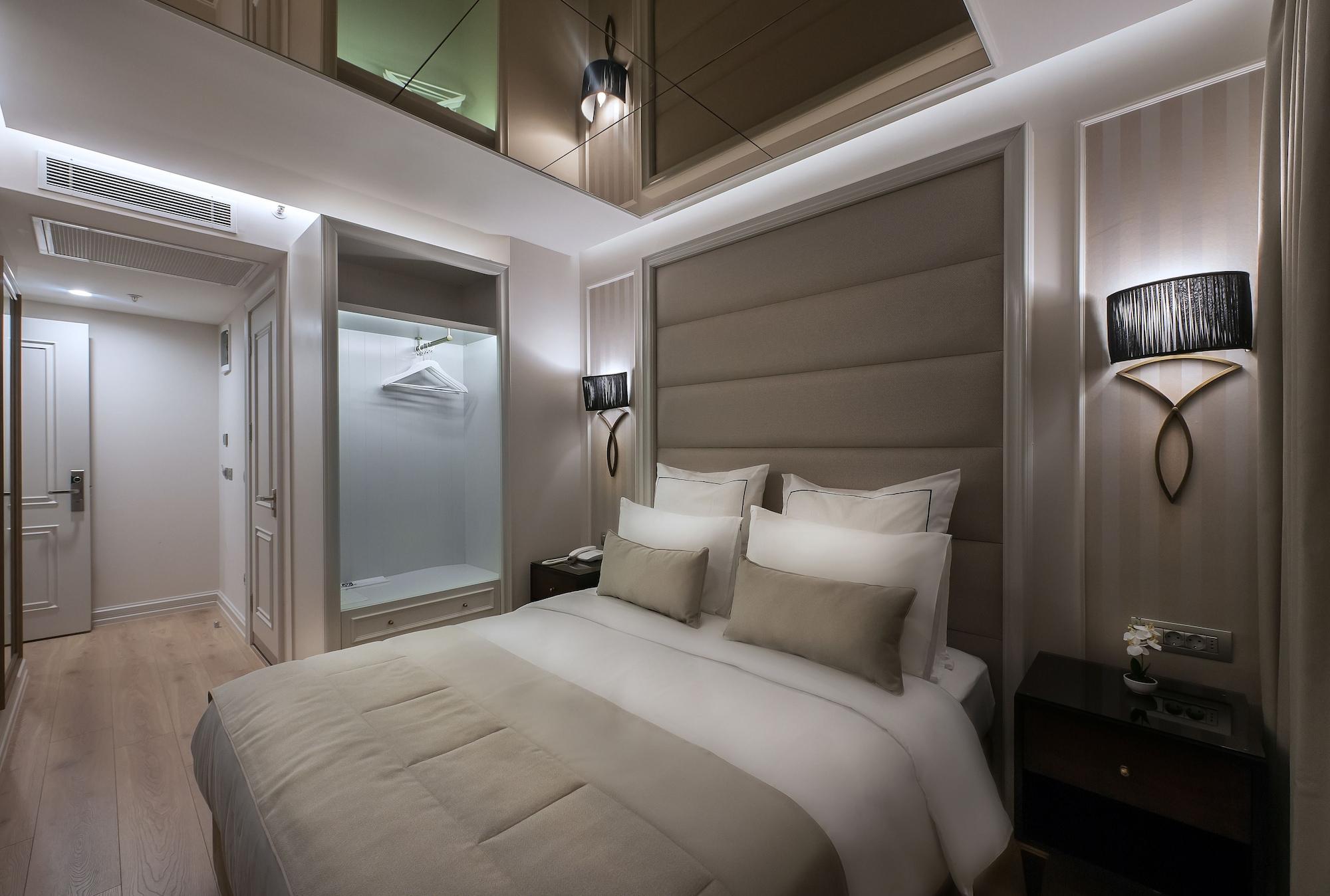 Le Petit Palace Hotel - Special Category Istanbul Exterior photo